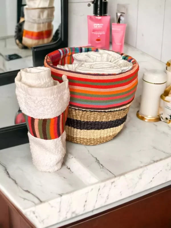 Basket + Set of 6 towels